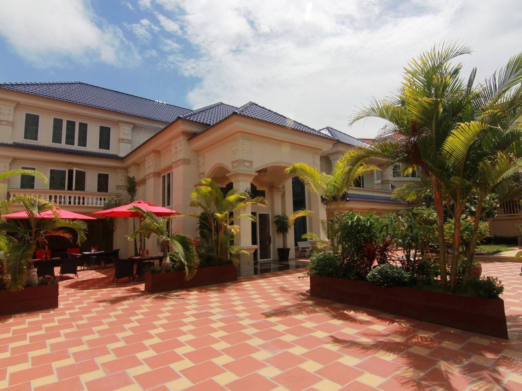 Villa D' Artagnan Hotel & Restaurant Sihanoukville Exterior foto